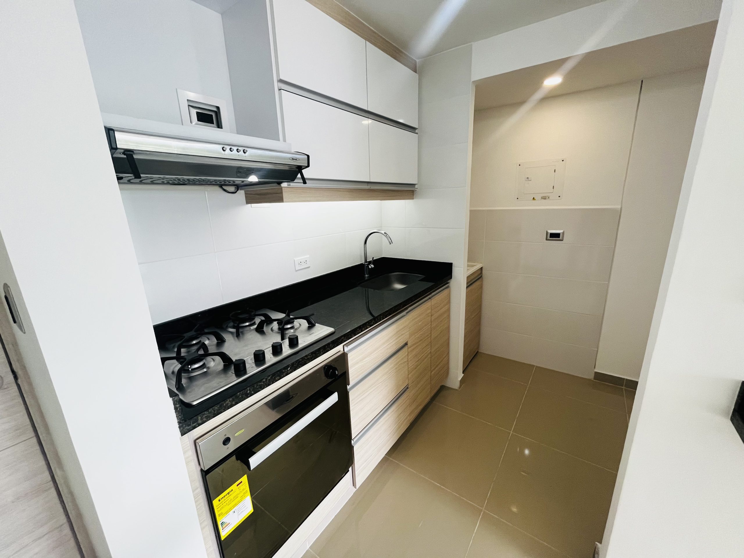 Se Arrienda Apartamento de 2 Habitaciones – Oro Negro