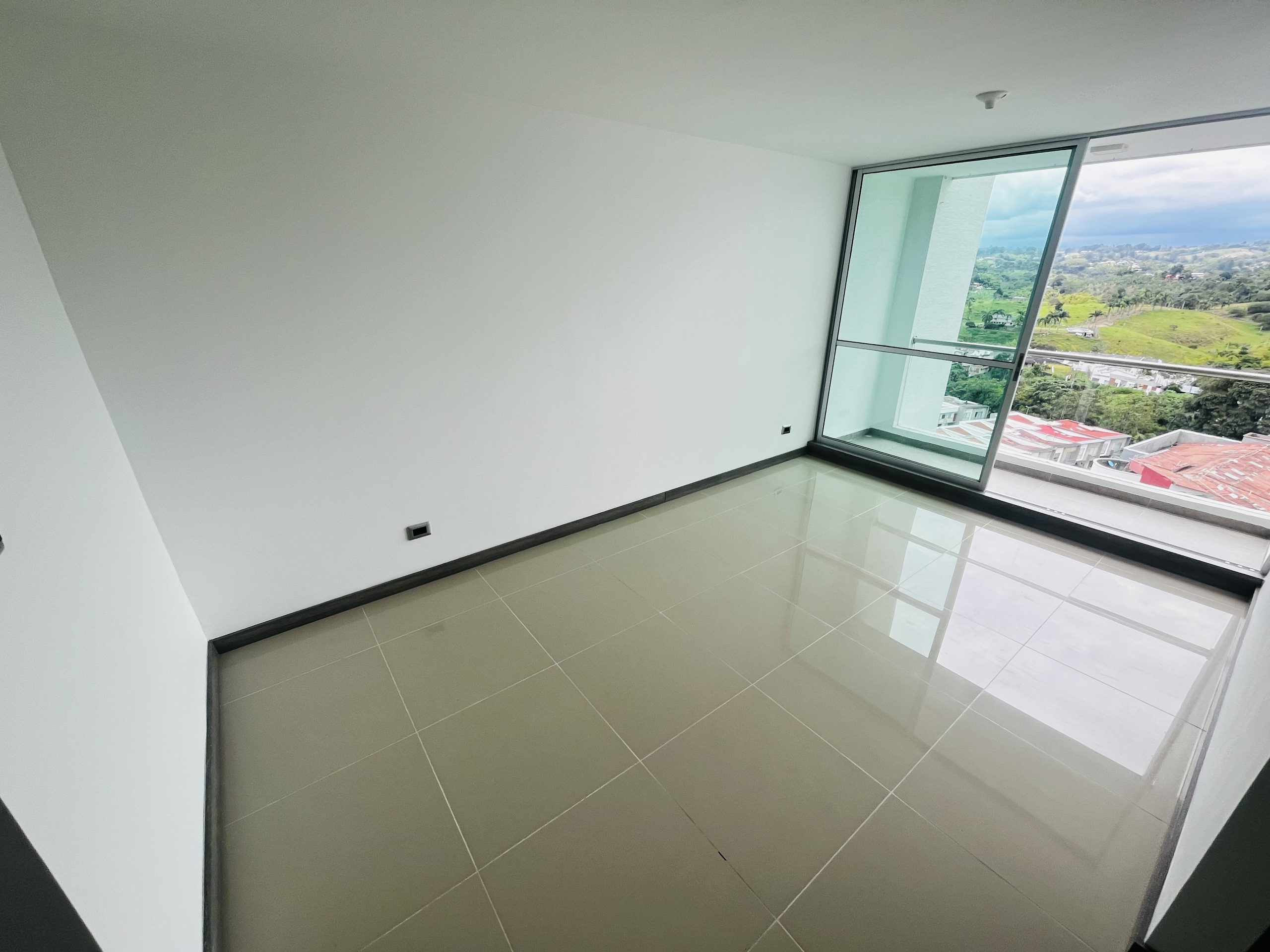 Se Arrienda Apartamento de 2 Habitaciones – Oro Negro