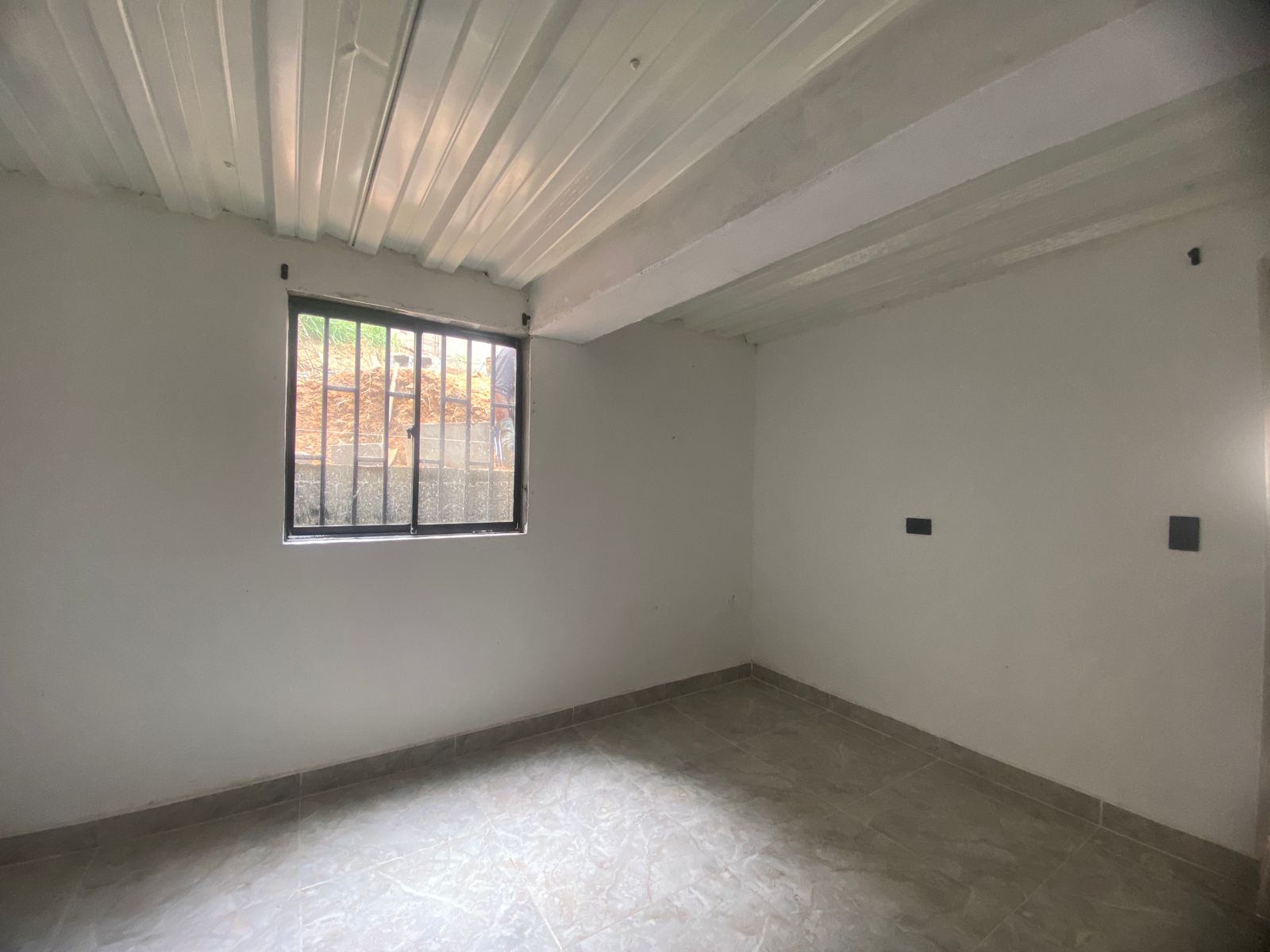 Amplio Apartaestudio para Arriendo en San Cristobal, Medellín