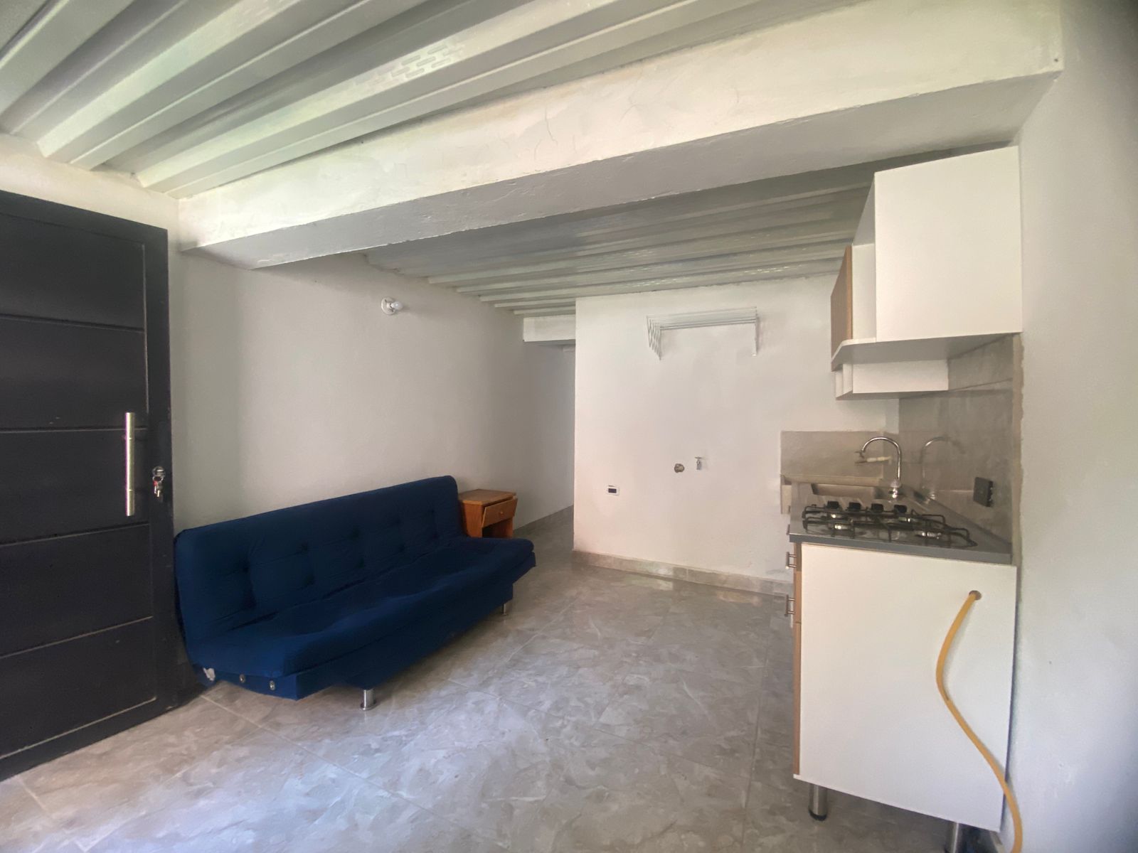 Amplio Apartaestudio para Arriendo en San Cristobal, Medellín