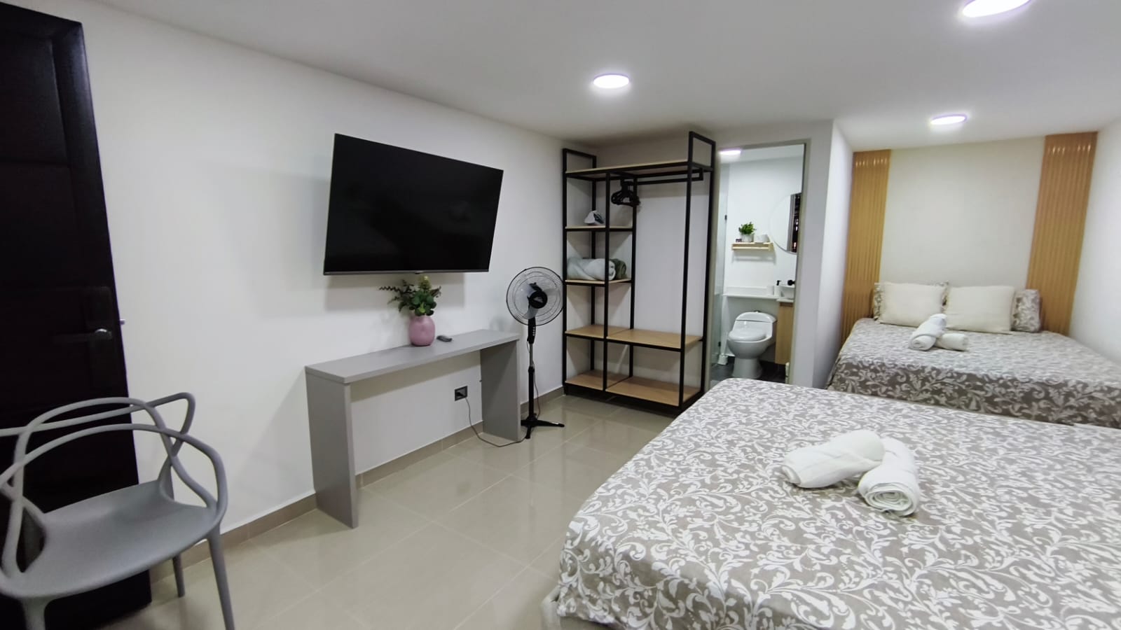 Se Arrienda Apartaestudio Amoblado, en San Javier, Medellín