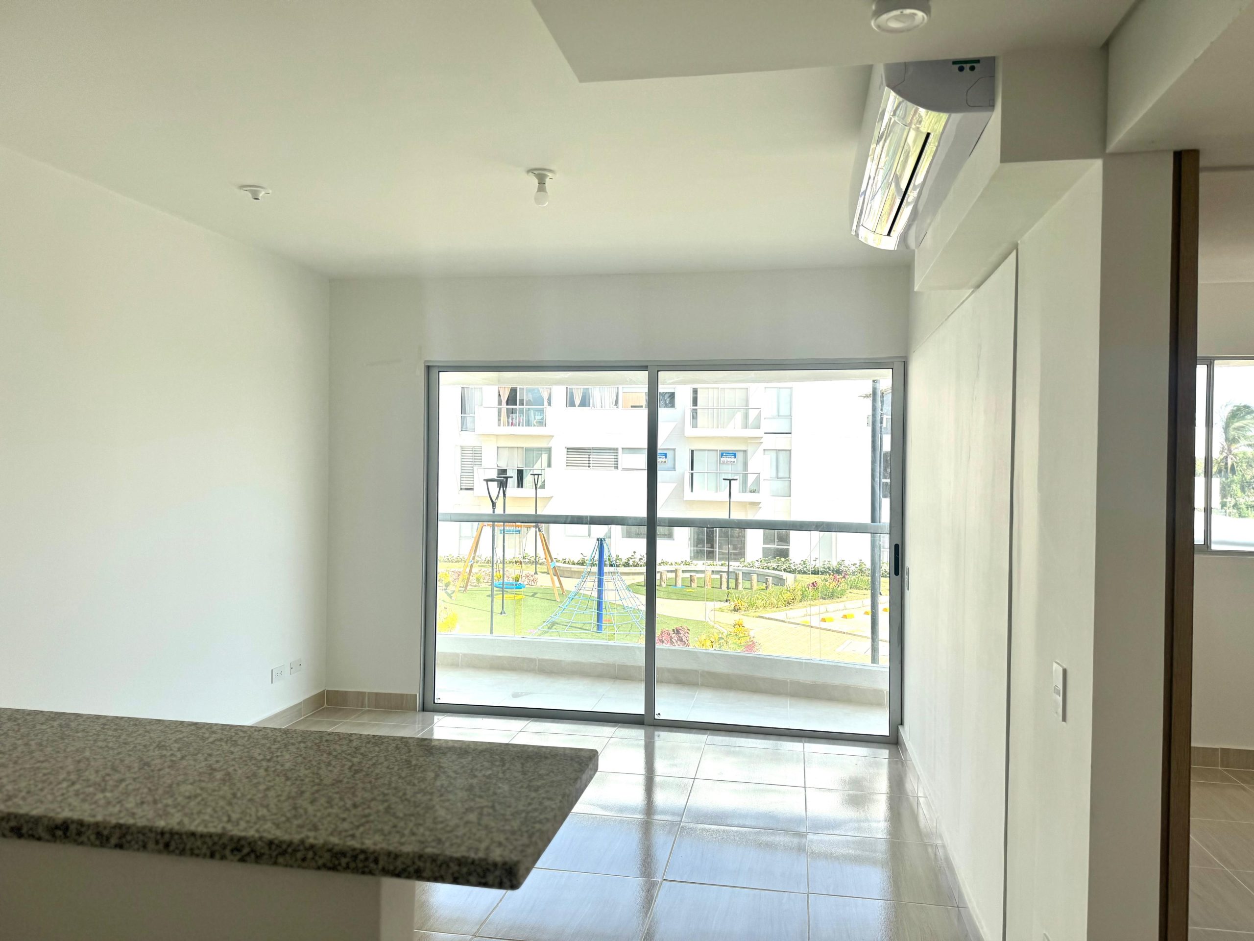 Apartamento en condominio Trevi – Serena del mar / sin estrenar