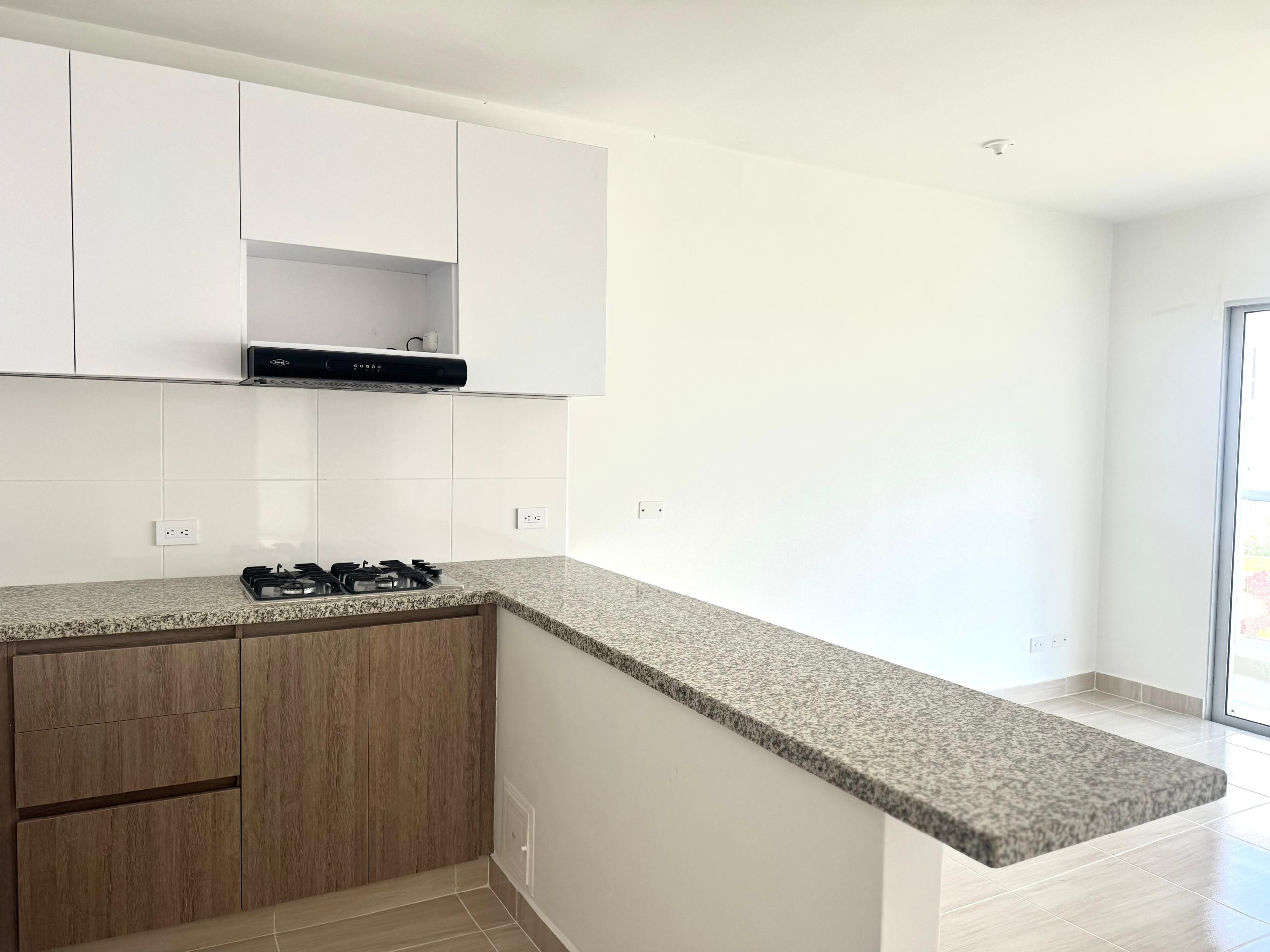 Apartamento en condominio Trevi – Serena del mar / sin estrenar