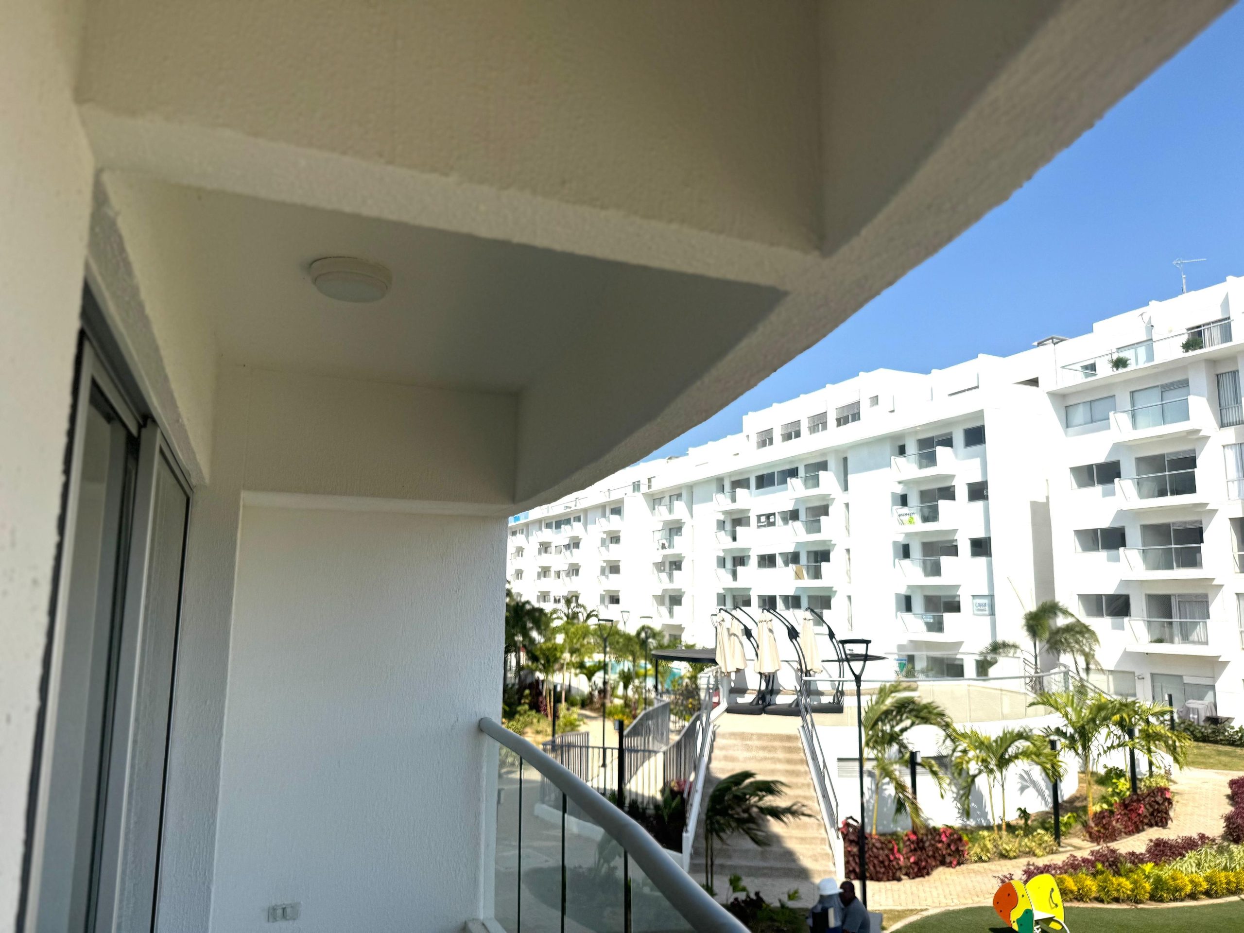 Apartamento en condominio Trevi – Serena del mar / sin estrenar