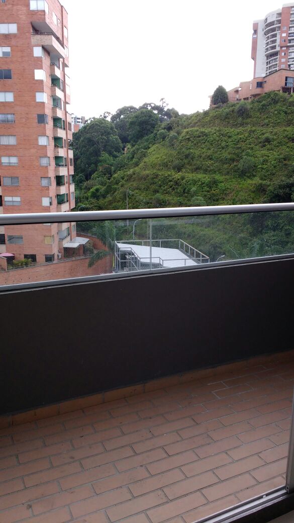 Apartamento de 3 Alcobas en Sabaneta (Aves María) con Parqueadero y Zonas Club