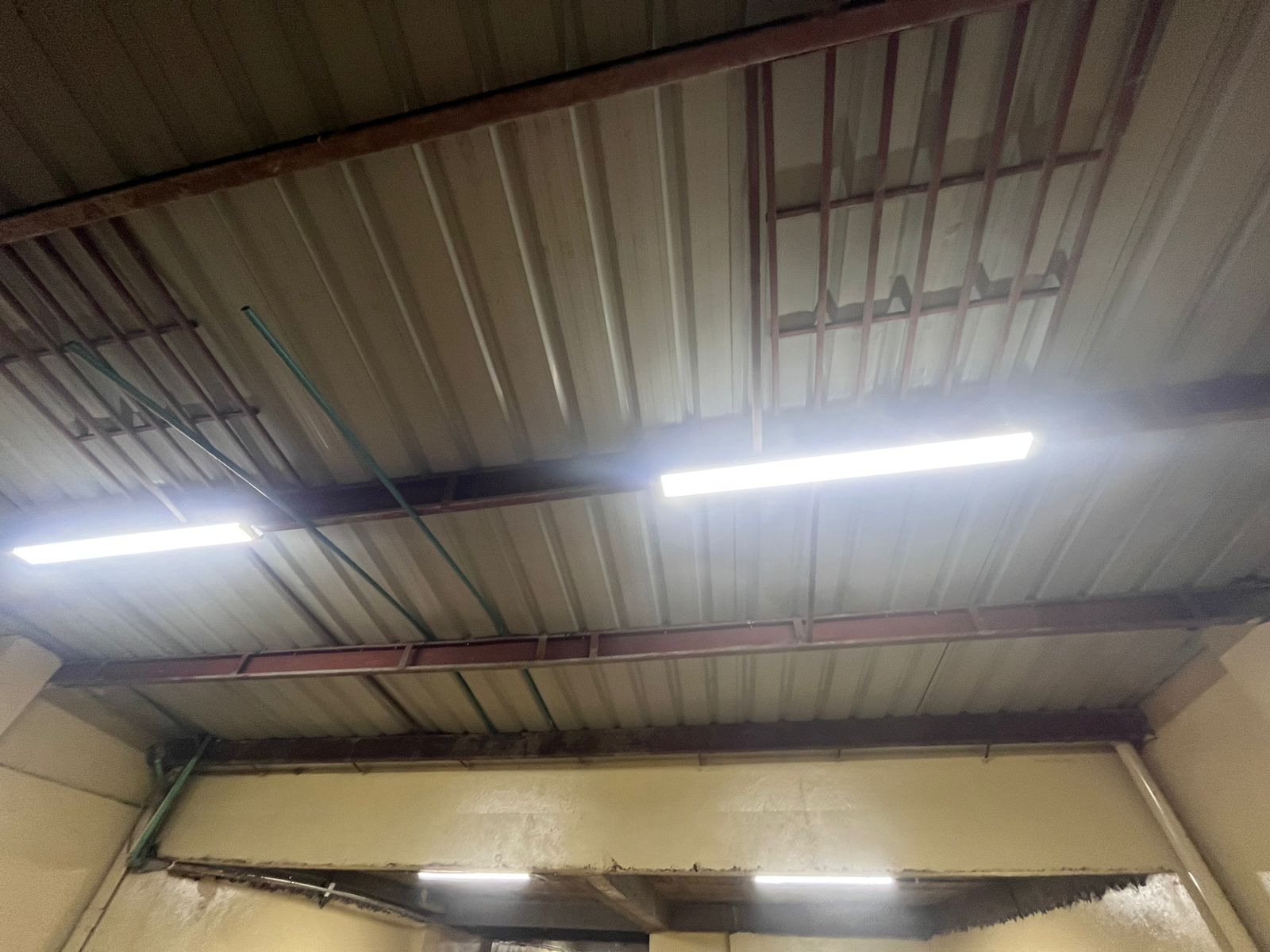 Bodega barrio bravo paez primer piso 115 m2 aprox.