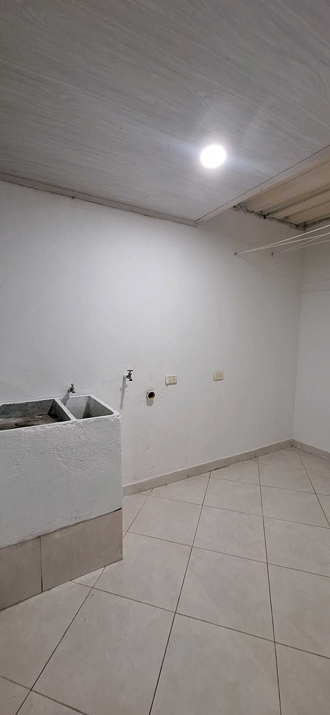 ARRIENDO APTO ALTOS DEL PEÑON GIRARDOT $900.000