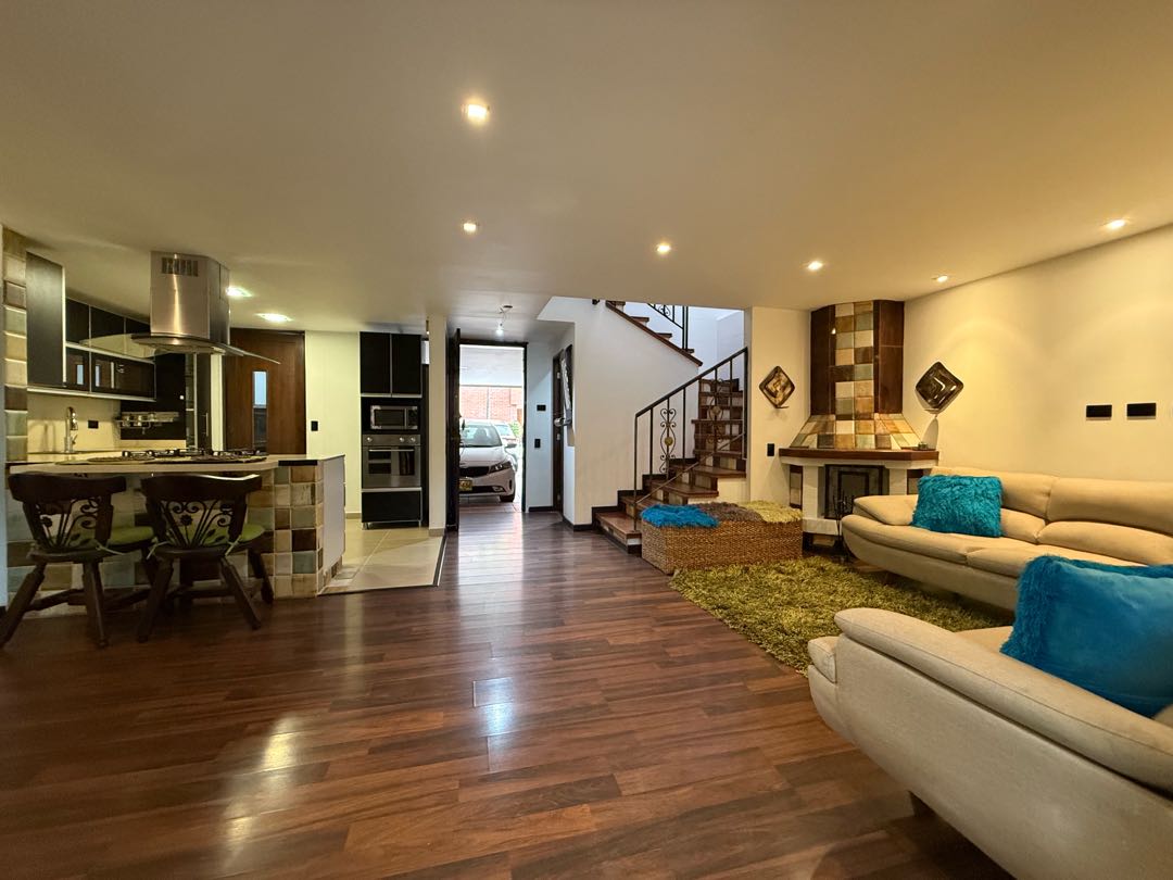 se_arrienda_y_vende_casa_en_al_1778859421-2468_882.jpeg