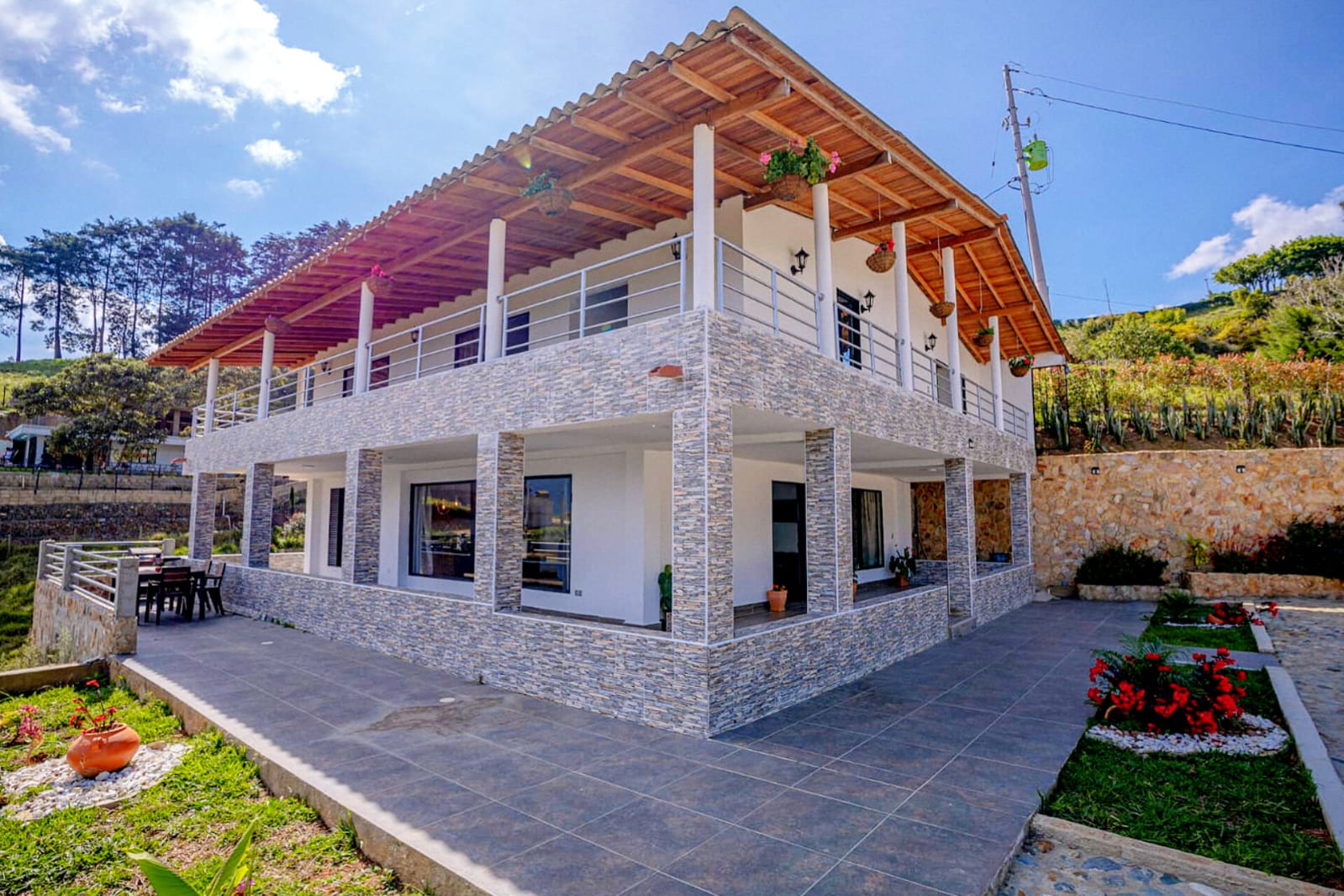 SE ARRIENDA FINCA EN GIRARDOTA