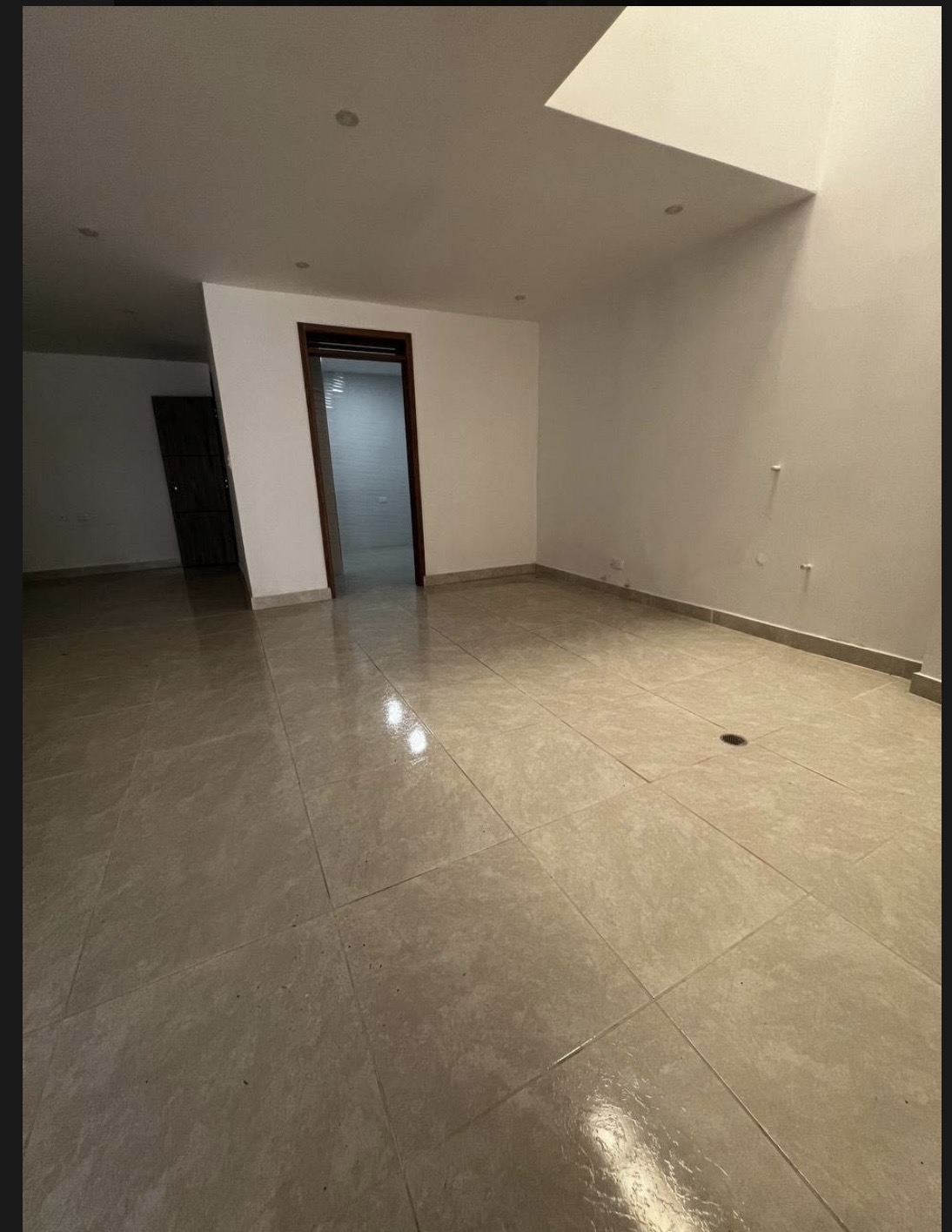 ALQUILER DE LOCAL COMERCIAL CHAMPANGT-SUR DE CALI-YY-10072388