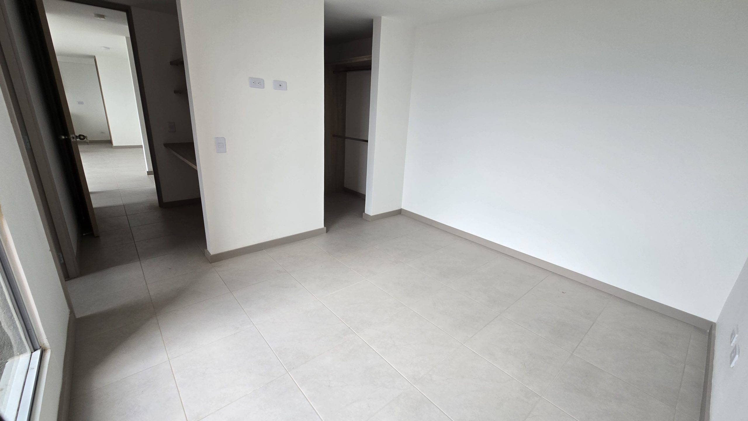 Arriendo amplio apartamento con hermosa vista