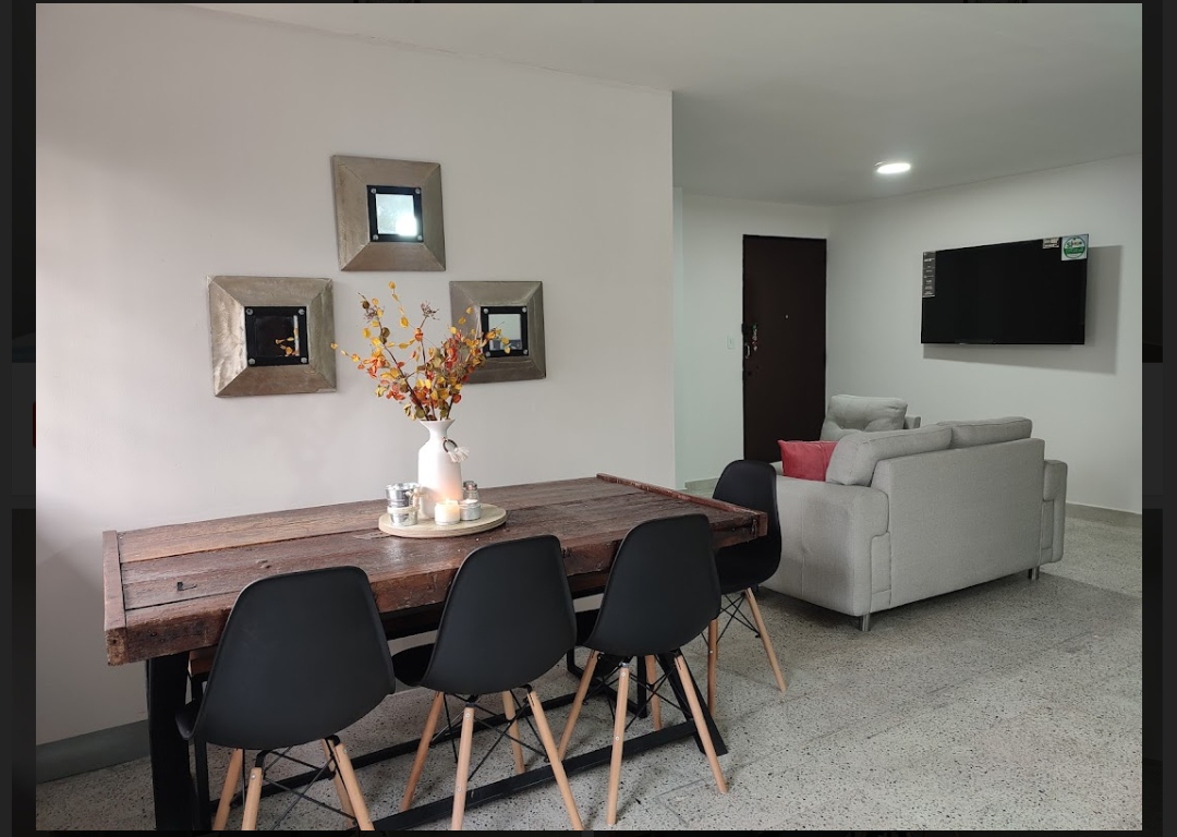 ¡Amplitud y ubicación! Casa ideal para oficinas o gran familia