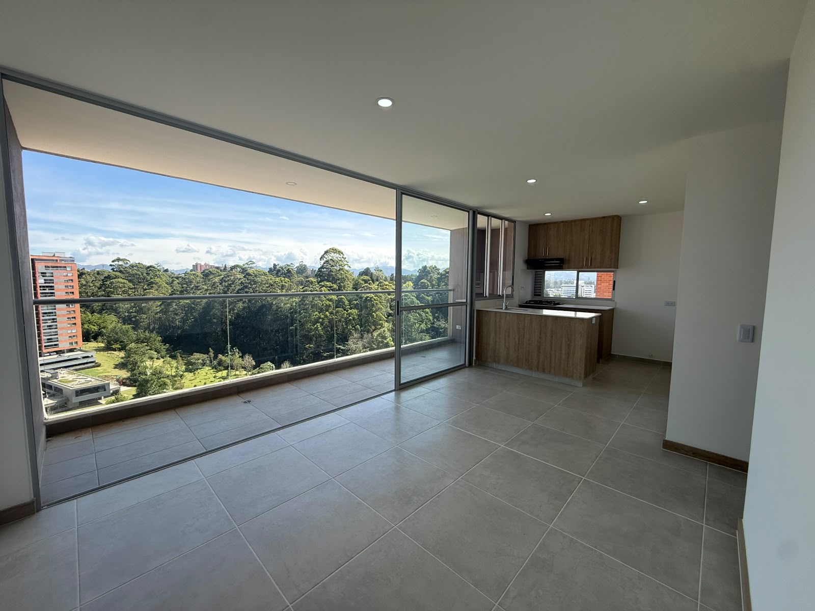 Apartamento de Lujo con Vista Panoramica en San German, Medellín