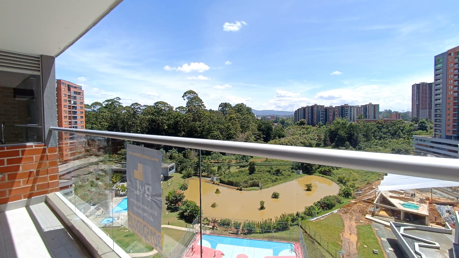 Apartamento de Lujo con Vista Panoramica en San German, Medellín