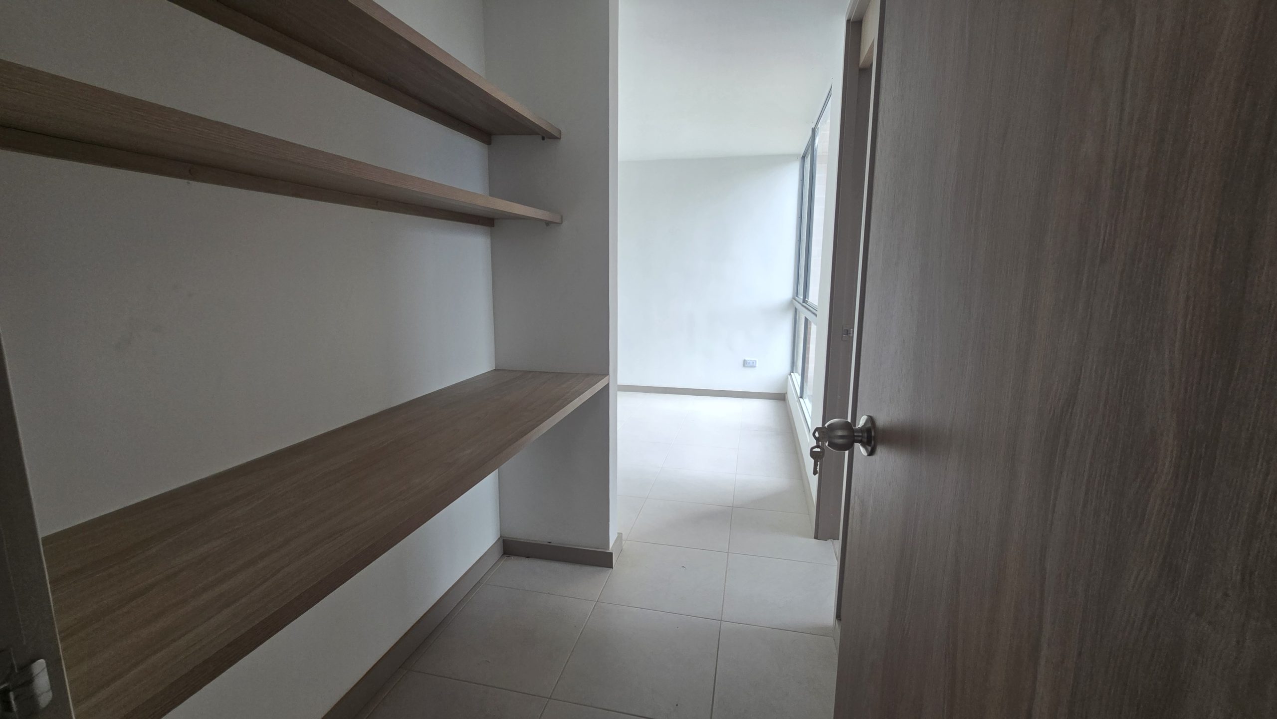 Arriendo amplio apartamento con hermosa vista