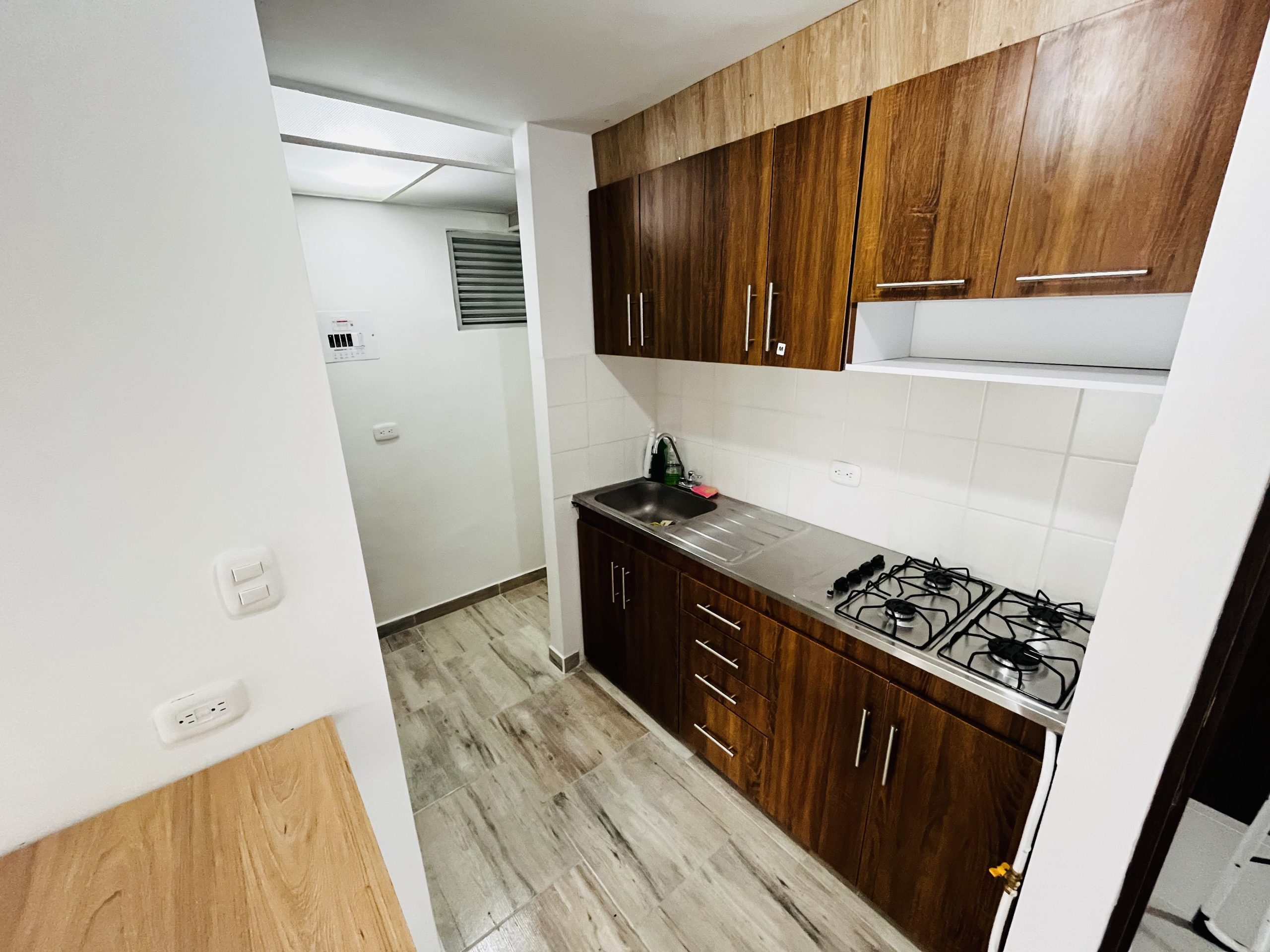 SE ARRIENDA APARTAMENTO DE 3 HABITACIONES – SECTOR SUR