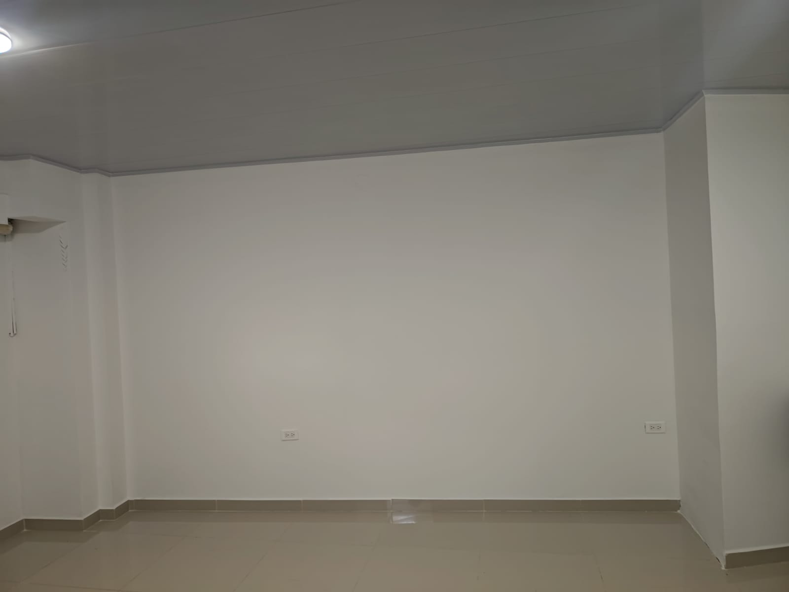 SE ARRIENDA CONSULTORIO U OFICINA