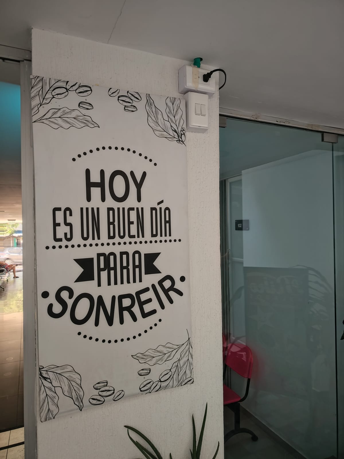 SE ARRIENDA CONSULTORIO U OFICINA