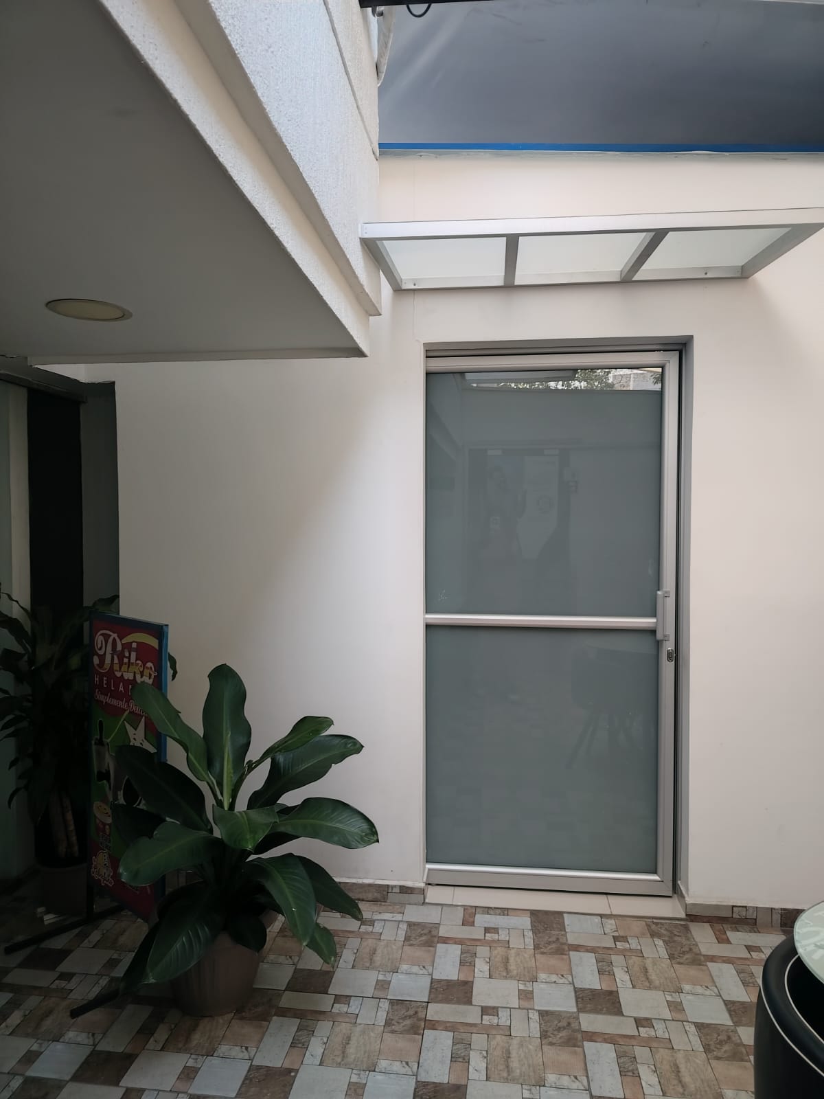 SE ARRIENDA CONSULTORIO U OFICINA