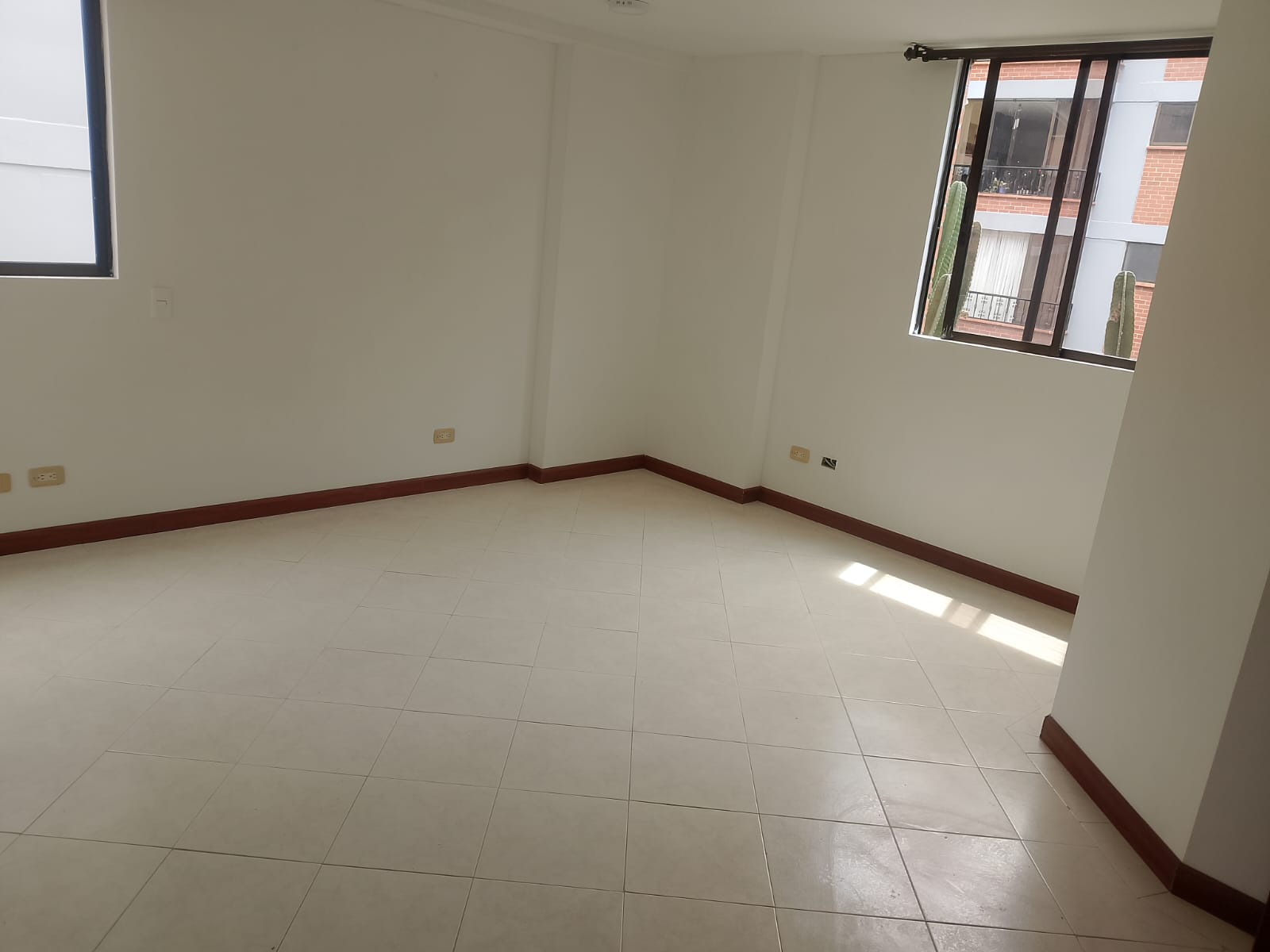 RENTO APARTAMENTO EN LA LORENA PEREIRA