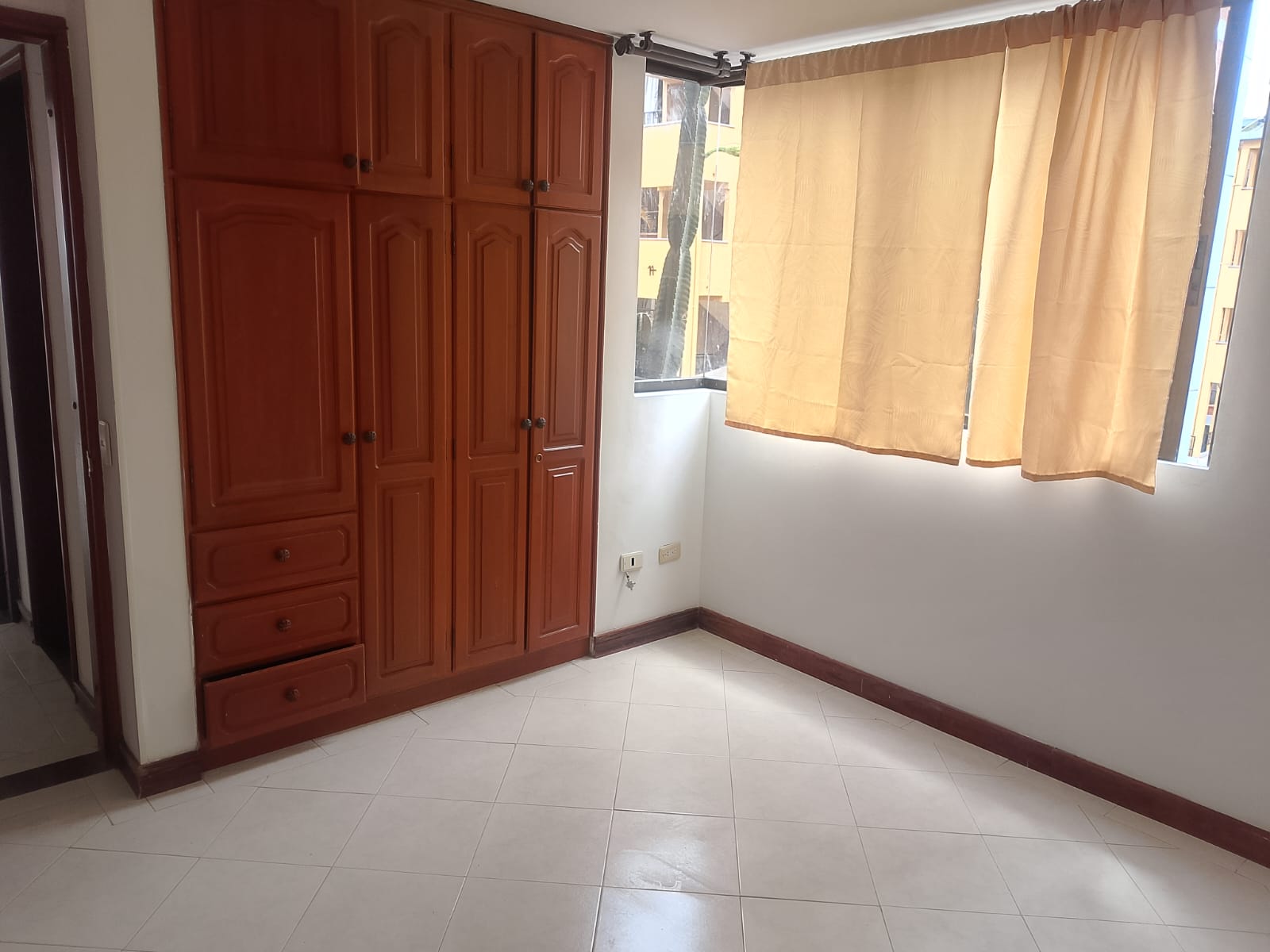 RENTO APARTAMENTO EN LA LORENA PEREIRA