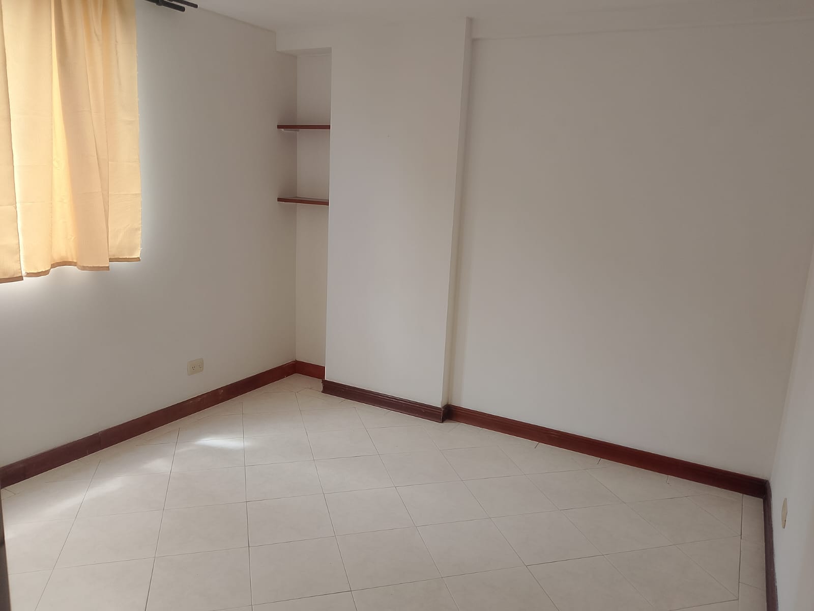 RENTO APARTAMENTO EN LA LORENA PEREIRA
