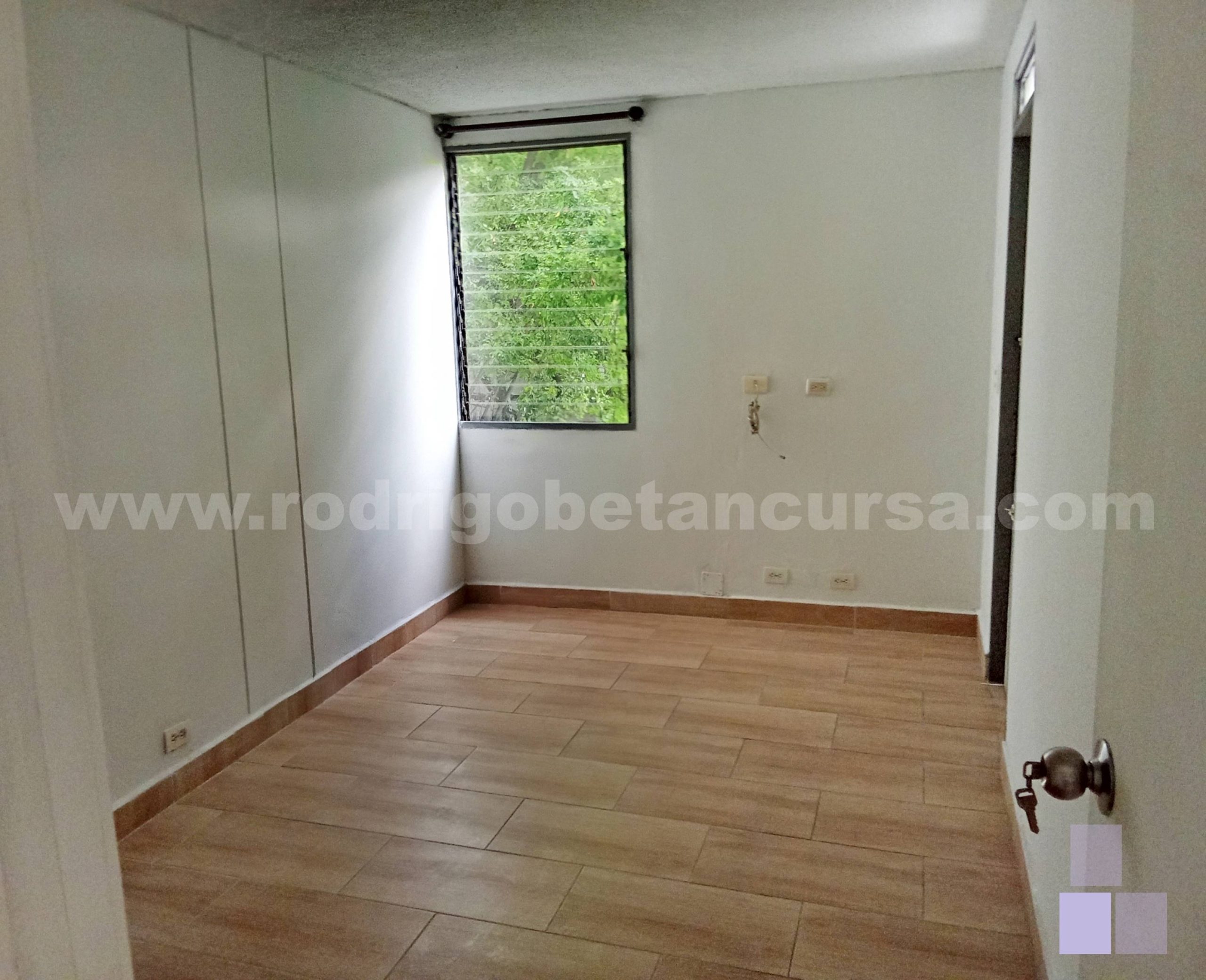 APARTAMENTO 3ER PISO SAN BENITO COD RB326757