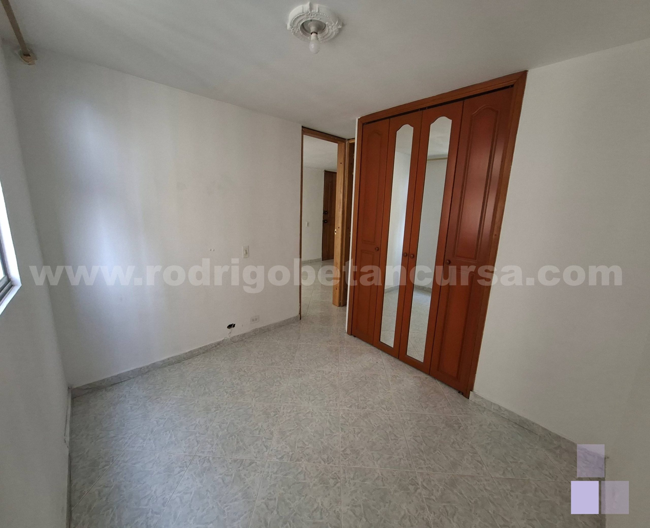APARTAMENTO PISO 7 VILLA NUEVA- CENTRO COD RB483395