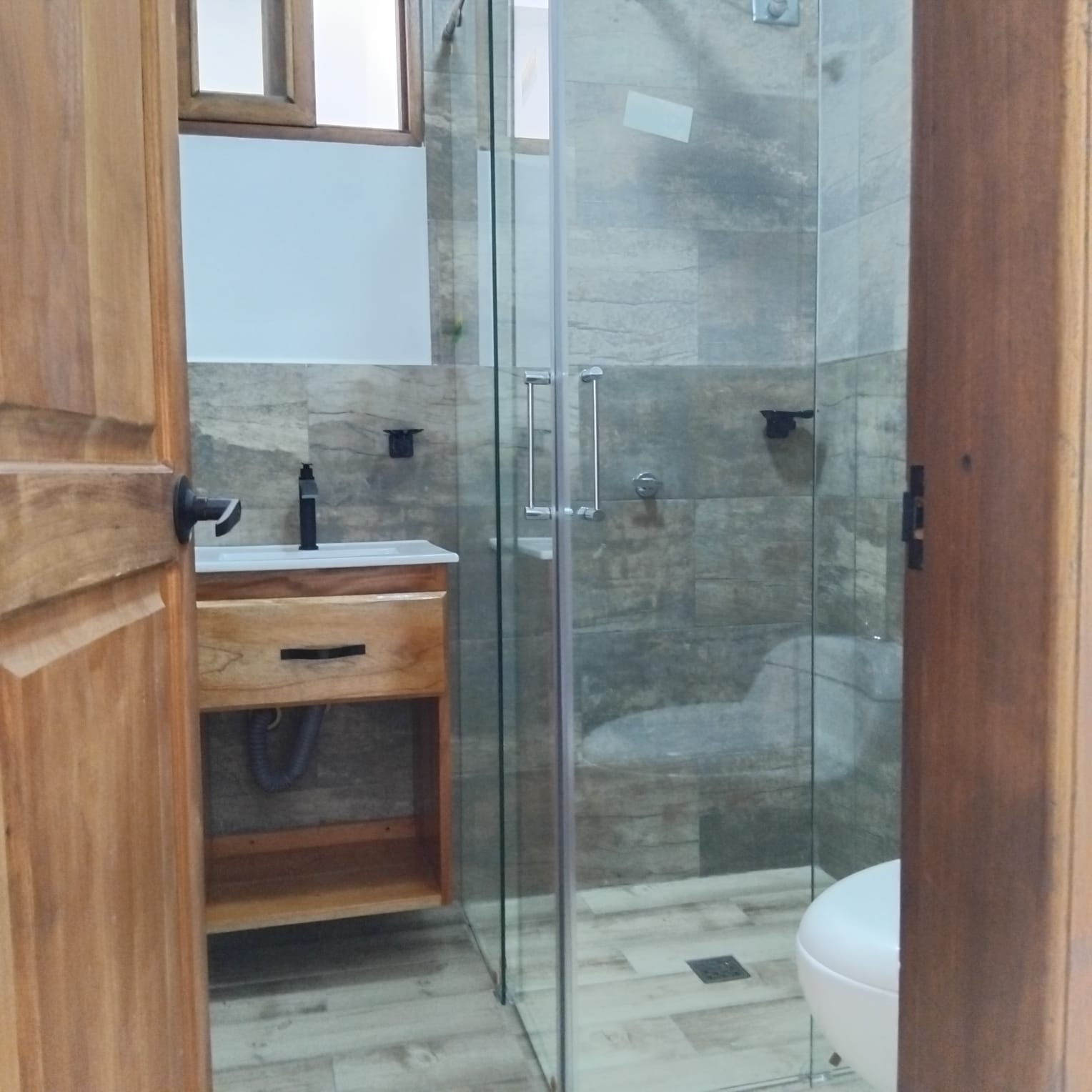 ¡ESTRENA APARTAESTUDIO MODERNO ! ✨EN EL CENTRO DE GUATAPÉ