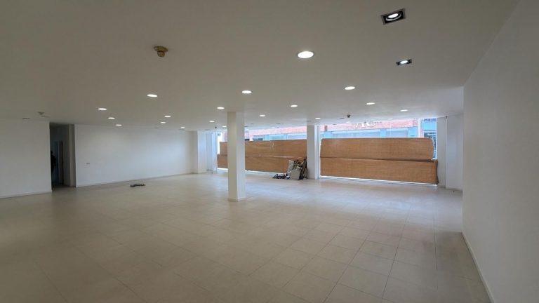 ARRIENDO LOCAL EQUINERO DE 220M2 VIA PRINCIPAL BOGOTÁ D.C