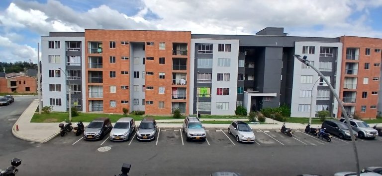 Se arrienda apartamento ubicado en el municipio de La Ceja Antioquia.