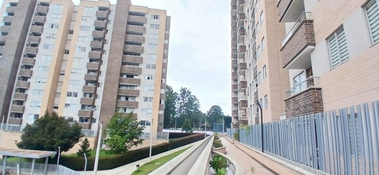 APARTAMENTO EN ARRIENDO EN LA CEJA EN UNIDAD CERRADA.