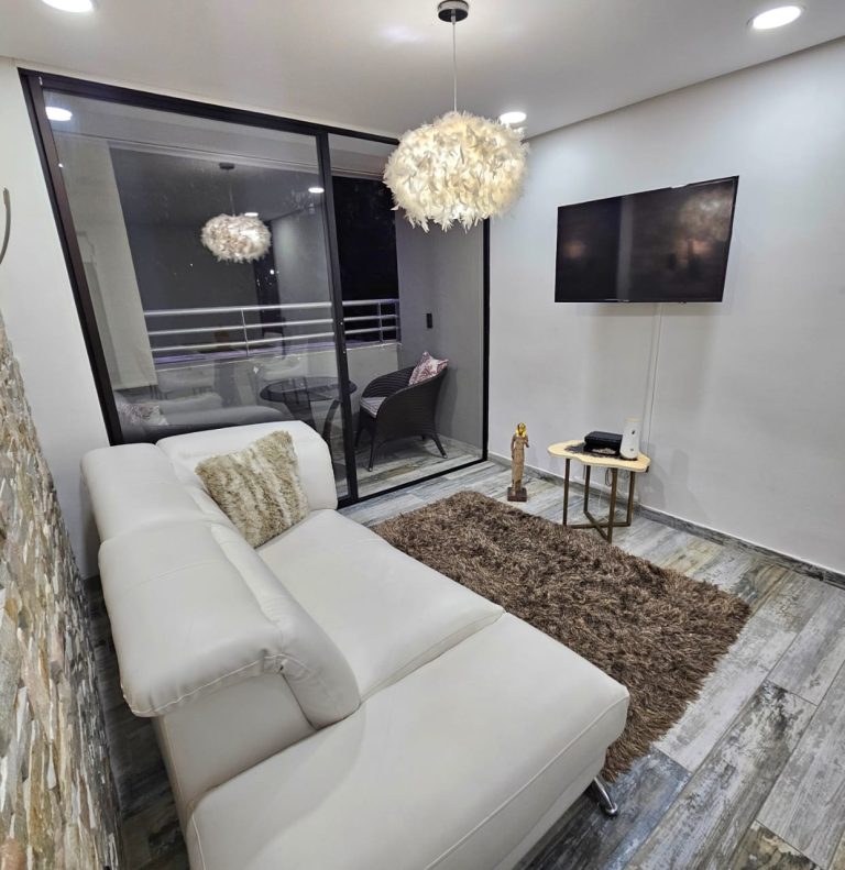 Venta apartamento amoblado y remodelado. El Poblado, La inferior.