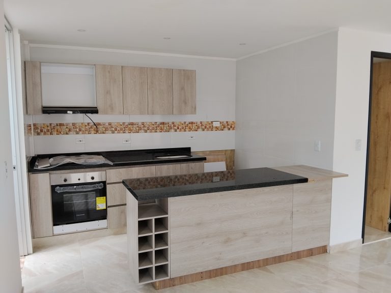 ARRIENDO CASA 160 M2 3 PISOS – EL CEDRO – CHIA