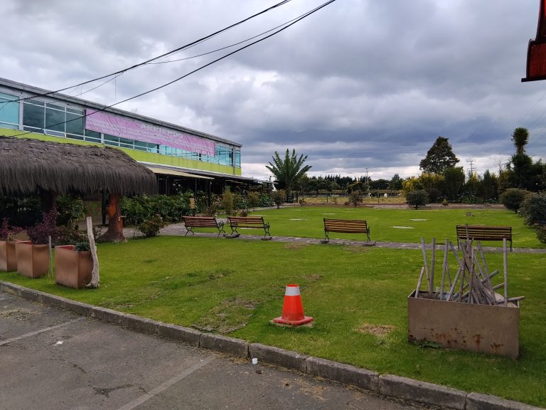 ARRIENDO LOCAL CAMPESTRE PARA RESTAURANTE – SIBERIA – COTA
