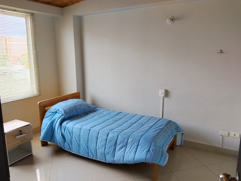 ARRIENDO POR MESES AP 42 M2 AMOBLADO – P3 – 2 HABITACIONES – CHIA