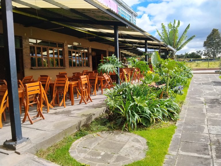 ARRIENDO LOCAL CAMPESTRE PARA RESTAURANTE – SIBERIA – COTA