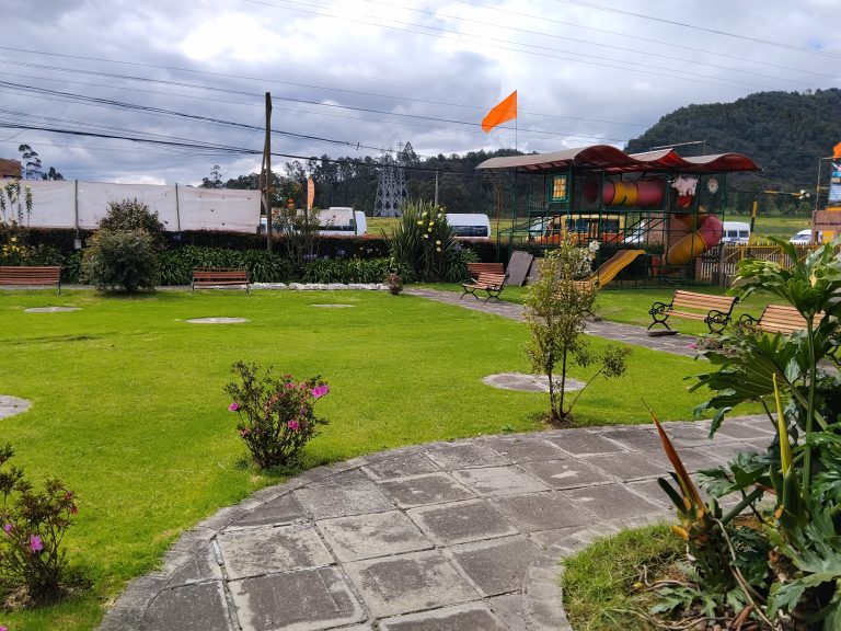ARRIENDO LOCAL CAMPESTRE PARA RESTAURANTE – SIBERIA – COTA