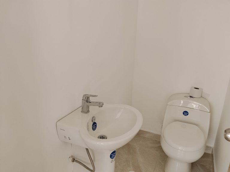 ARRIENDO CASA 160 M2 3 PISOS – EL CEDRO – CHIA