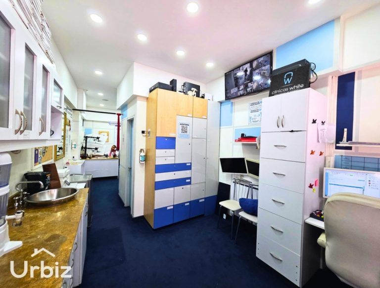 Vendo / Arriendo oficina de 20 m² en Chico sobre Av 15 con 99