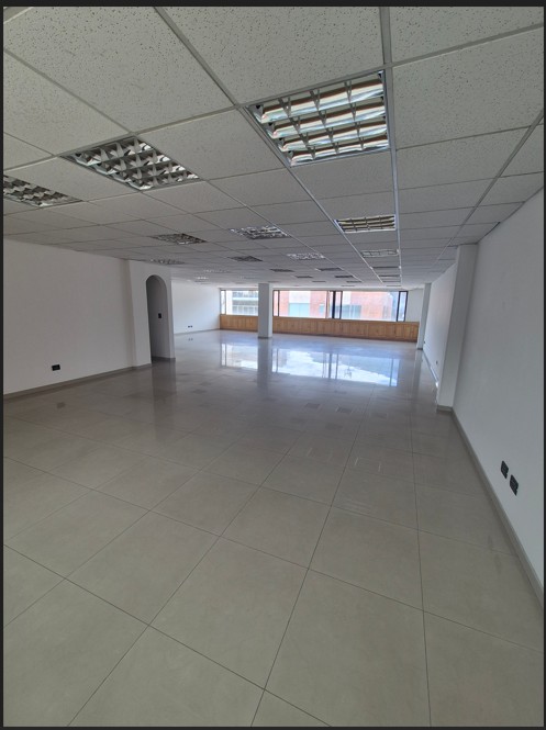 OFICINA EN ARRIENDO – CHAPINERO
