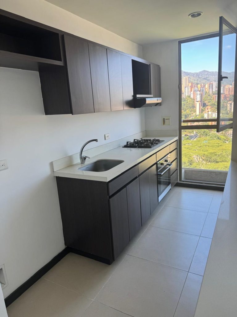 APARTAMENTO EN POBLADO