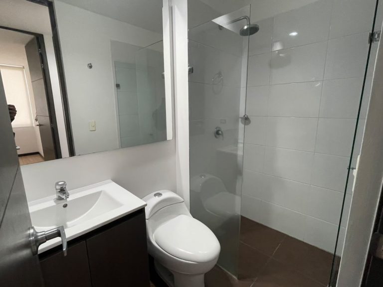 APARTAMENTO EN EL POBLADO PARA ARRIENDO