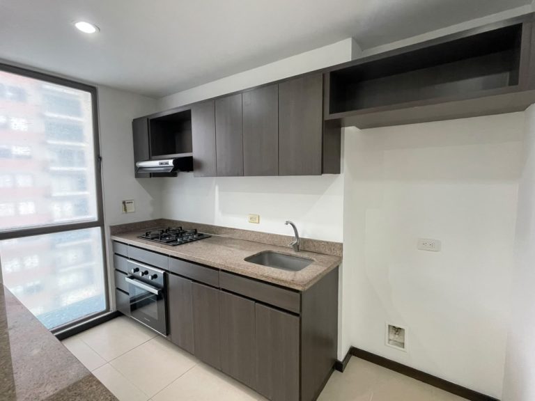 APARTAMENTO EN EL POBLADO PARA ARRIENDO
