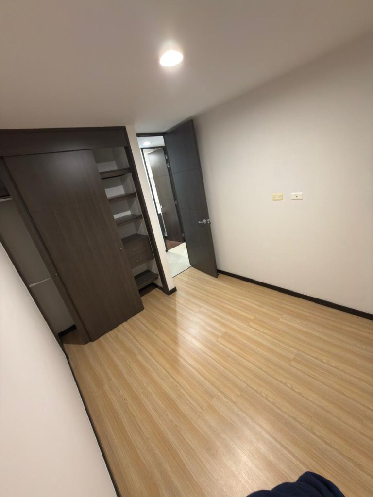 VIVE EN HERMOSO APARTAMENTO EN POBLADO, PALMAS
