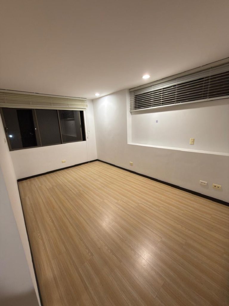 VIVE EN HERMOSO APARTAMENTO EN POBLADO, PALMAS