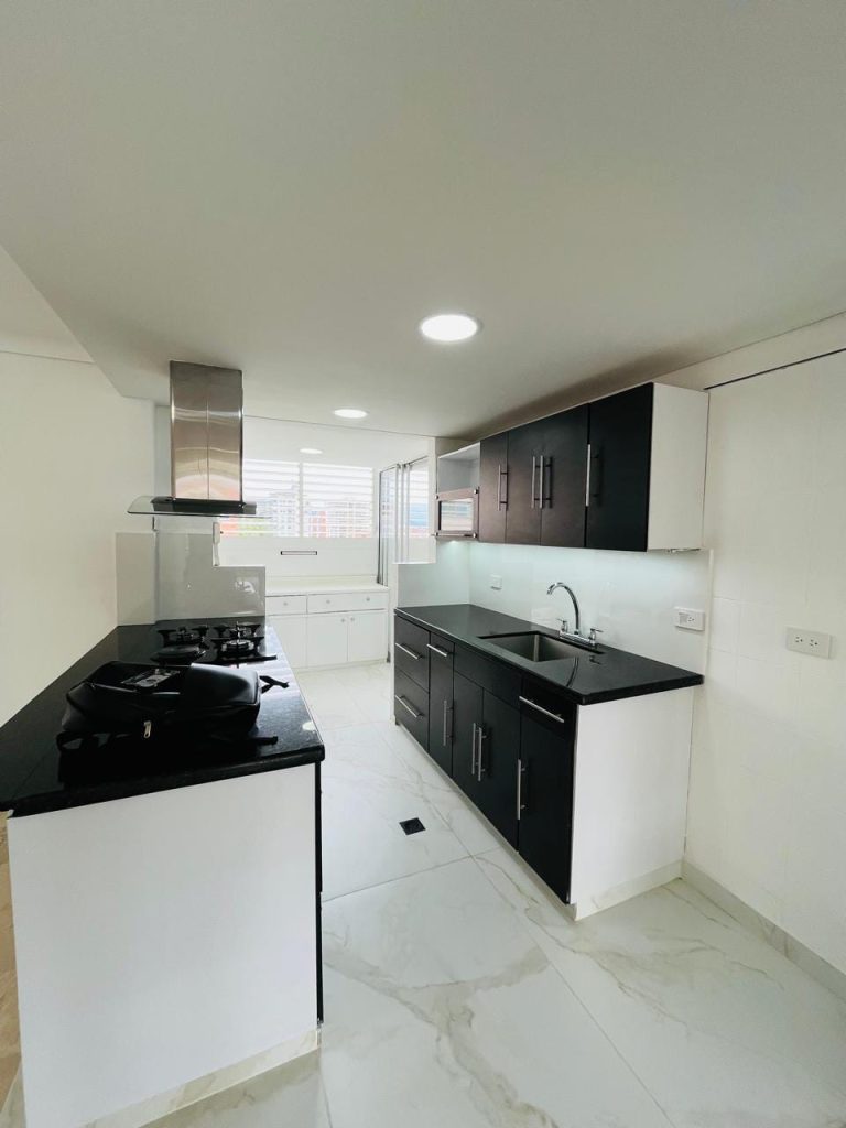 APARTAMENTO EN ALQUILER EN EL POBLADO