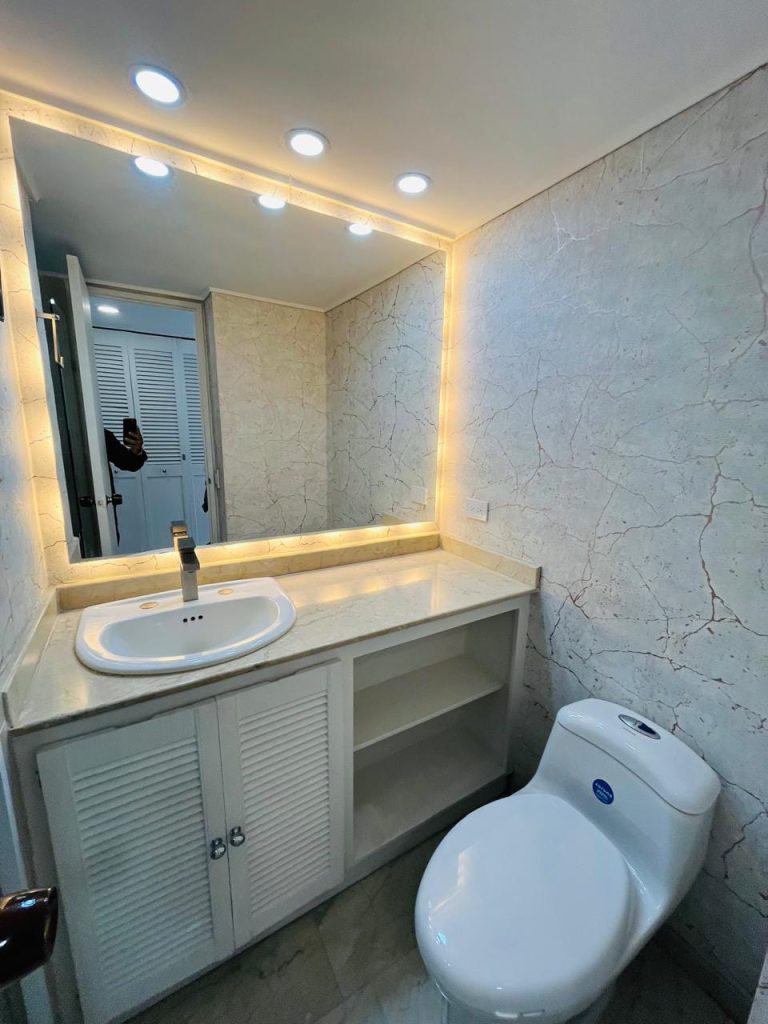APARTAMENTO EN ALQUILER EN EL POBLADO