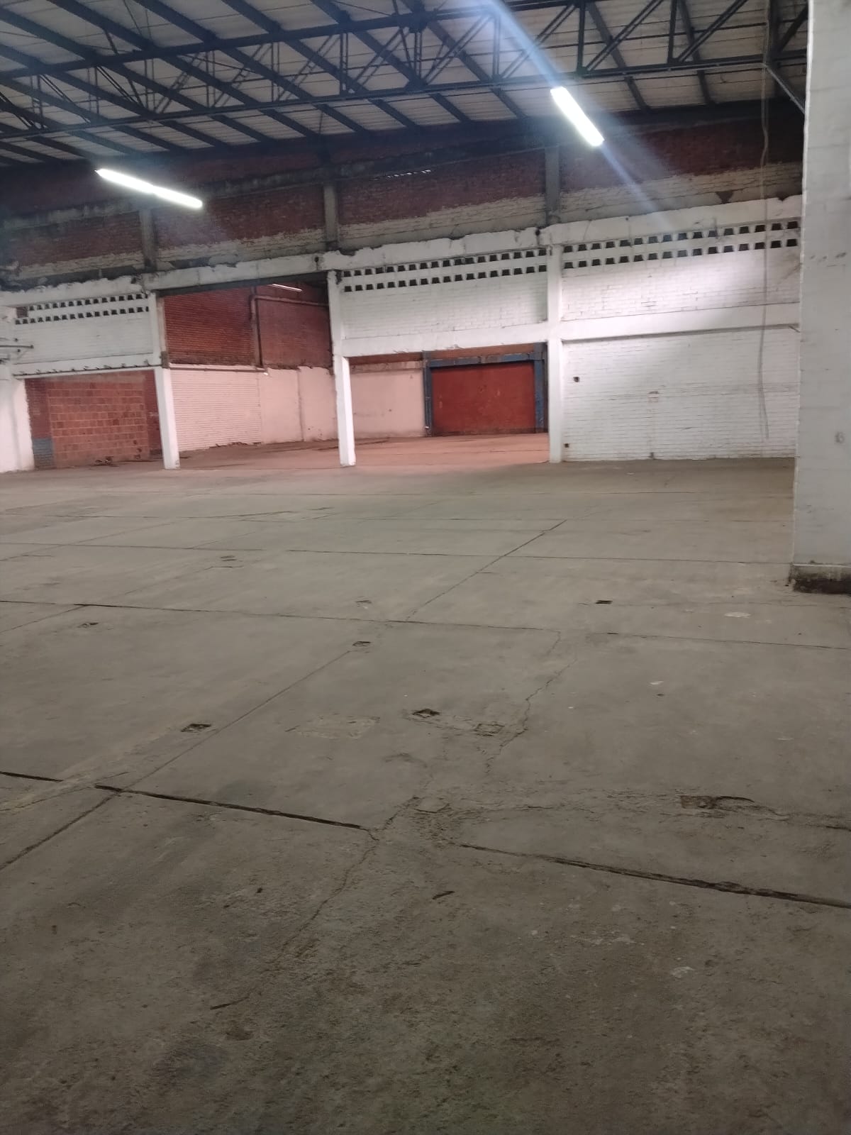 ALQUILO BODEGA FLORA INDUSTRIAL
