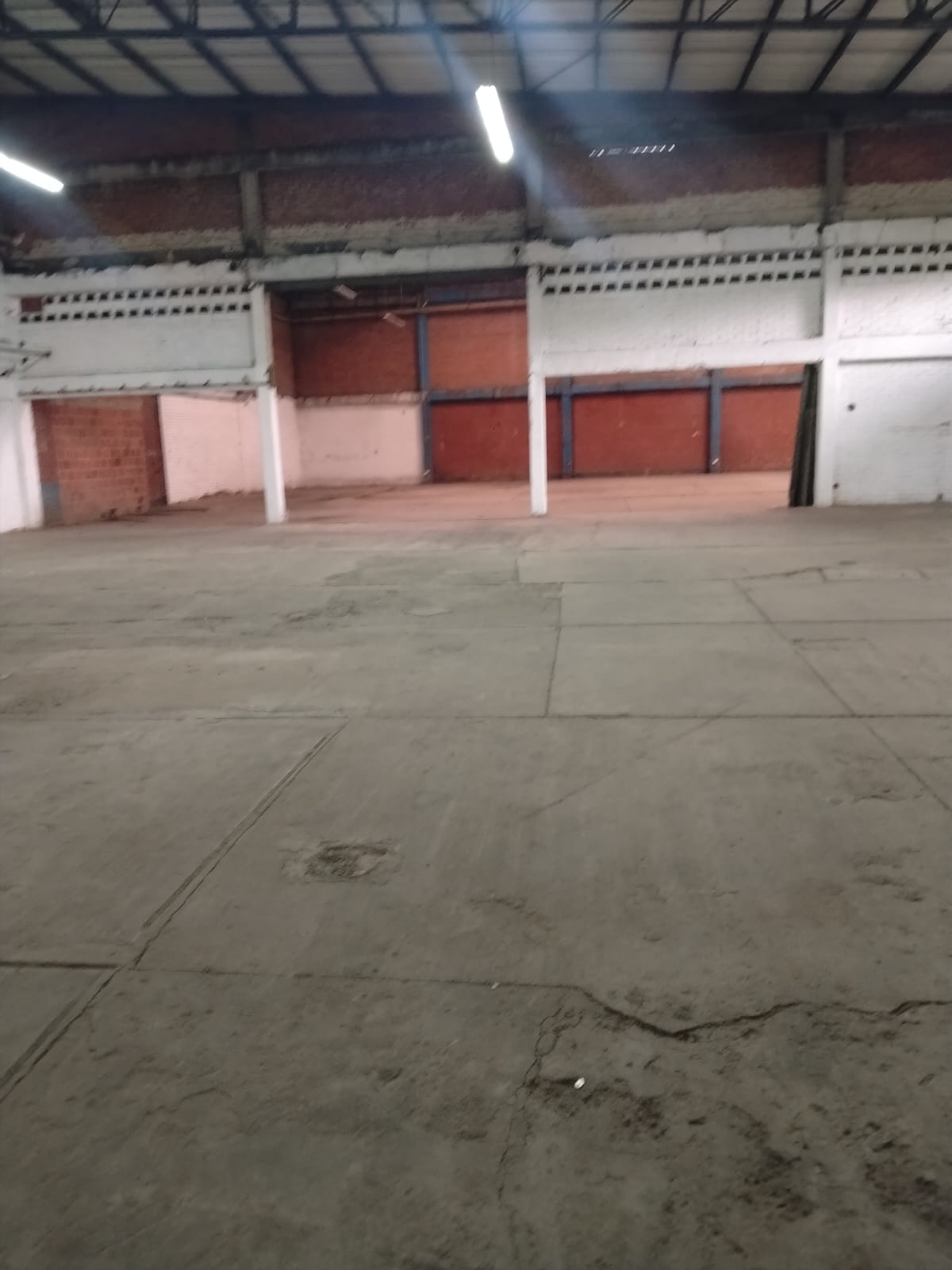 ALQUILO BODEGA FLORA INDUSTRIAL